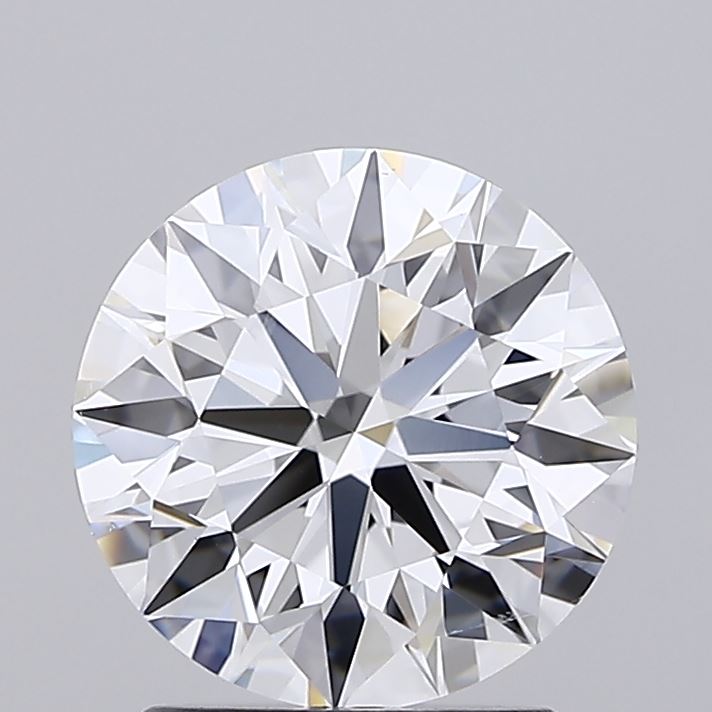Round cut diamond on a gray background